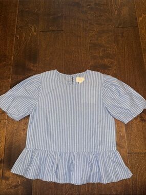 NWT Creamie Blue Lustre Woven Top